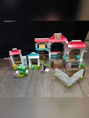 American Girl Nicki's Horse Stable Playset